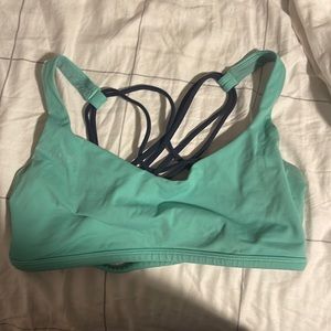 Lululemon free to be wild sports bra size 6